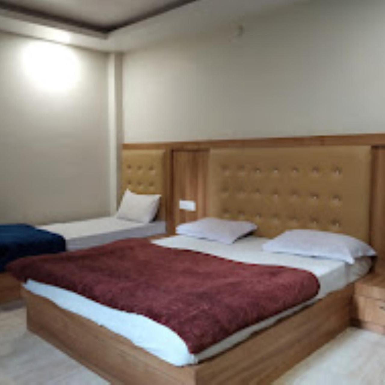 New Kumar Hotel & Banquet ลัคเนา ภายนอก รูปภาพ