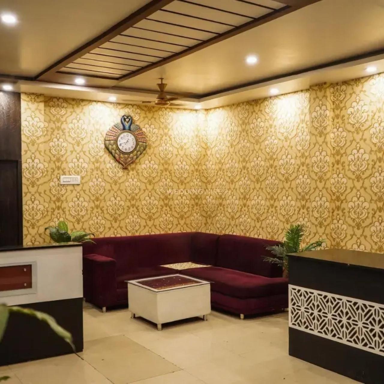 New Kumar Hotel & Banquet ลัคเนา ภายนอก รูปภาพ